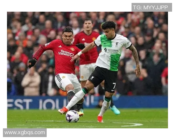 友谊赛精彩对决曼联与巴黎圣日耳曼平局红牌事件引发全场热议